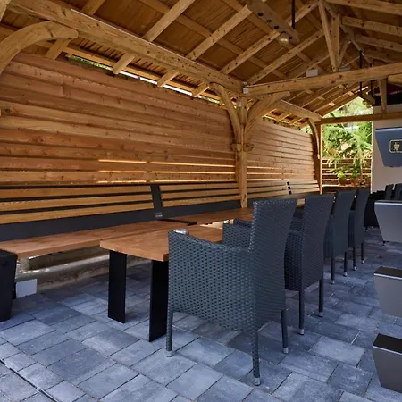 Guest house S