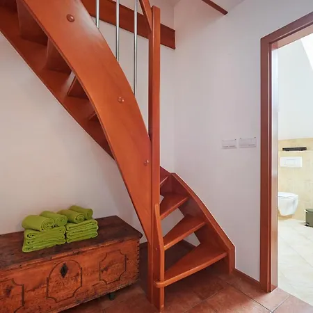 Guest house S